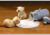 Katzen aus Porzellan Milchkanne 